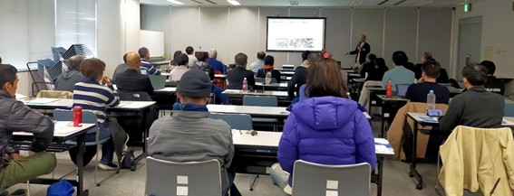 能登空港ターミナルビル会議室での講義。